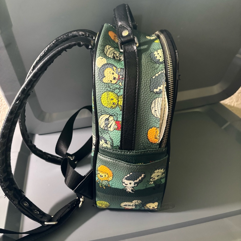 Loungefly x Universal Studios Universal Monsters … - image 9